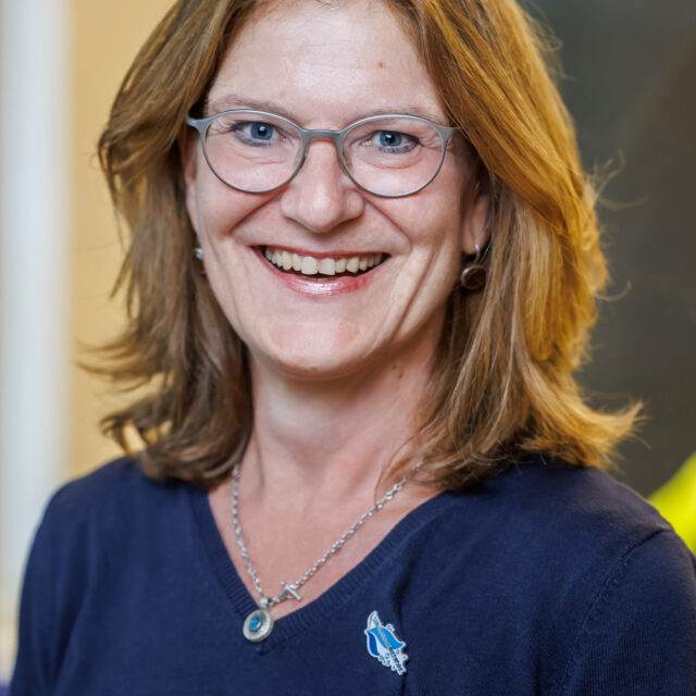  Angela Schultz-Zehden